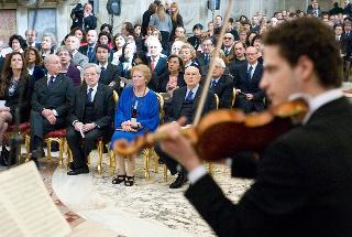 Il Presidente Giorgio Napolitano, nella Cappella Paolina del Palazzo del Quirinale, nel corso del concerto eseguito dai Solisti dell'Orchestra Mozart