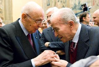 Il Presidente Giorgio Napolitano saluta Pietro Ingrao in occasione della iniziativa organizzata a Palazzo Montecitorio per il suo 95° compleanno