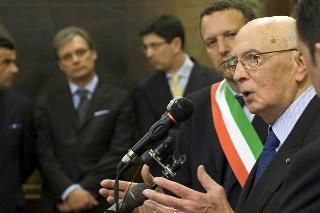 Il Presidente Giorgio Napolitano nella Sala degli Arazzi di Palazzo Barbieri durante l'incontro con i rappresentanti della Giunta e del Consiglio Comunale di Verona