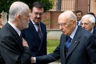 Il Presidente Giorgio Napolitano esprime il suo cordoglio per i caduti nell'incidente aereo di Smolensk all'Amabsciatore di Polonia Jerzy Chmielewski