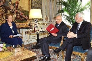 Il Presidente Giorgio Napolitano con Elena Paciotti, Presidente della Fondazione Lelio e Lisli Basso.