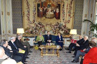 Il Presidente Giorgio Napolitano con una delegazione dell'Associazione degli istituti culturali.