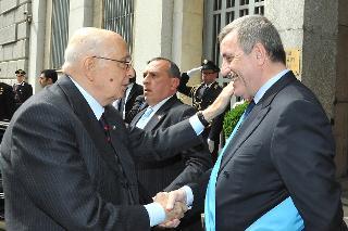 Il Presidente Giorgio Napolitano al suo arrivo a Palazzo Isimbardi, accolto da Guido Podestà, Presidente della Provincia di Milano