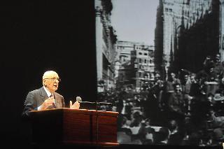 Il Presidente Giorgio Napolitano nel corso del suo intervento, a Teatro alla Scala, in occasione del 65° anniversario della Liberazione