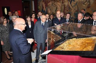 Il Presidente della Repubblica Giorgio Napolitano nel corso della visita alla Mostra &quot;Giuseppe negli arazzi di Pontormo e Bronzino. Viaggio tra i tesori del Quirinale&quot;