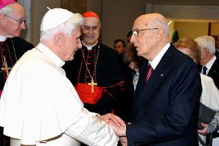 Il Presidente della Repubblica Giorgio Napolitano con il Santo Padre Benedetto XVI in occasione del quinto anniversario di pontificato