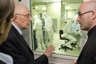 Il Presidente Giorgio Napolitano visita la sede della Fondazione dell'Istituto Italiano di Tecnologia, accompagnato dal Direttore Scientifico Roberto Cingolani