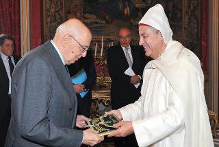 Il Presidente Giorgio Napolitano con il Signor Hassan Ayouboub, nuovo Ambasciatore del Regno del Marocco in occasione della presentazione delle Lettere Credenziali
