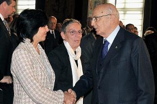 Il Presidente Giorgio Napolitano con Alessandra Galli, figlia del Magistrato Guido Galli in occasione della cerimonia del Giorno della Memoria dedicato alle vittime del terrorismo