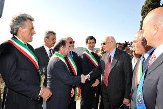 Il Presidente Giorgio Napolitano con alcuni sindaci delle città di provenienza dei garibaldini caduti della Battaglia di Calatafimi