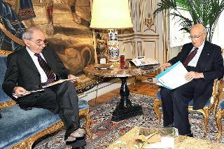 Il Presidente Giorgio Napolitano con Giuliano Amato, Presidente del Comitato dei Garanti per le celebrazioni per il 150° dell'Unità d'Italia, durante i colloqui
