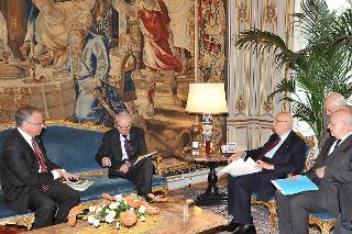 Il Presidente Giorgio Napolitano con Giuliano Amato, Presidente del Comitato dei Garanti per le celebrazioni per il 150° dell'Unità d'Italia, e Paolo Peluffo