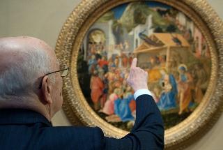 Il Presidente Giorgio Napolitano nel corso della visita alla National Gallery of Art osserva &quot;L'adorazione dei Magi&quot;