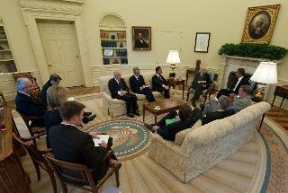 Il Presidente Giorgio Napolitano durante i colloqui con il Presidente degli Stati Uniti d'America Barack Obama nello Studio Ovale della Casa Bianca