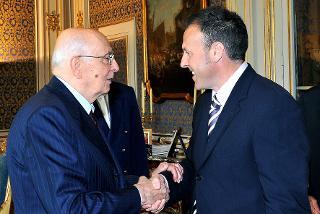 Il Presidente Giorgio Napolitano con Mauro Fiore, Premio Oscar per il miglior direttore della fotografia con il film "Avatar"