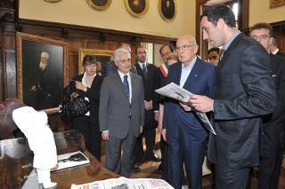Presentazione al Presidente Giorgio Napolitano con Fabio Viale autore del bozzetto della scultura raffigurante Camillo Benso Conte di Cavour .