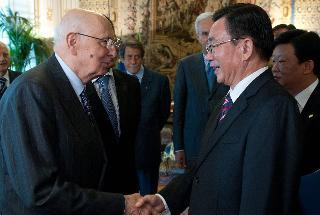 Il Presidente Giorgio Napolitano con He Guoqiang, membro permanente dell'Ufficio Politico del Comitato Centrale del Partito Comunista Cinese