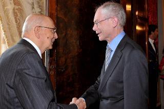 Il Presidente Giorgio Napolitano accoglie il Signor Herman Van Rompuy, Presidente del Consiglio Europeo al Quirinale