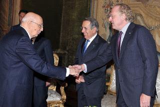 Il Presidente Giorgio Napolitano con Paolo Scaroni, Amministratore delegato dell'Eni, in occasione della cerimonia di consegna dei Premi Eni Award