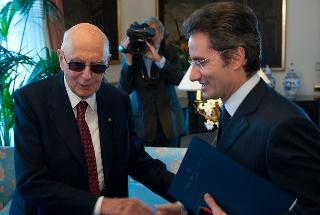 Il Presidente Giorgio Napolitano accoglie a Villa Rosebery Stefano Caldoro, Presidente della Giunta Regionale della Campania