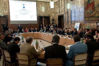 Il Presidente Giorgio Napolitano nel corso dell'intervento al convegno internazionale promosso dall'IPALMO, presso la Sede del Banco di Napoli