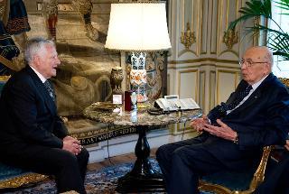 Il Presidente Giorgio Napolitano nel corso dei colloqui con Paolo Salvatore, Presidente del Consiglio di Stato, in visita di congedo