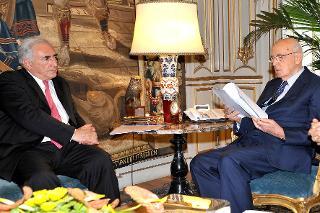 Il Presidente Giorgio Napolitano con il Sig. Dominique Strauss-Kahn Direttore generale del Fondo Monetario Internazionale