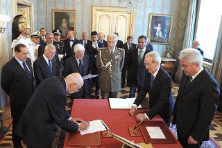 Il Presidente Giorgio Napolitano firma il decreto di nomina a Ministro di Aldo Brancher