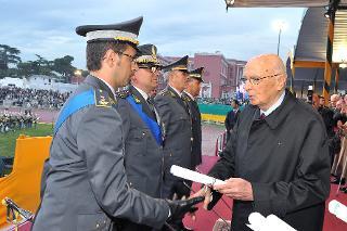 Il Presidente Giorgio Napolitano durante la consegna di Encomi Solenni in occasione del 236° Anniversario di fondazione del Corpo della Guardia di Finanza