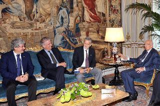 Il Presidente Giorgio Napolitano nel corso dell'incontro con una delegazione di Legambiente in occasione del 30° anniversario di fondazione dell'Associazione