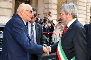 Il Presidente Giorgio Napolitano accolto dal Sindaco di Udine, Furio Honsell a Palazzo d'Aronco