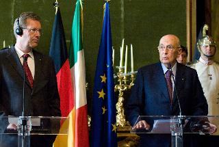 Il Presidente Giorgio Napolitano con il Presidente della Repubblica Federale di Germania Christian Wulff, nel corso delle dichiarazioni alla stampa