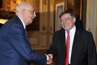 Il Presidente Giorgio Napolitano con Flavio Zanonato, Sindaco di Padova, in occasione dell'incontro con una delegazione di &quot;Medici con l'Africa. CUAMM&quot;