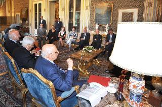 Il Presidente Giorgio Napolitano con alcuni rappresentanti di &quot;Medici con l'Africa.CUAMM&quot;