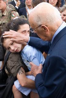 Il Presidente Giorgio Napolitano con i familiari del maresciallo Mauro Gigli, deceduto in Afghanistan in seguito ad un attentato