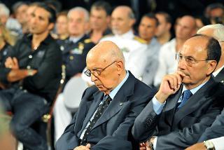 Il Presidente della Repubblica Giorgio Napolitano con il Presidente del Senato, Renato Schifani, alle esequie solenni dei militari italiani caduti in Afghanistan