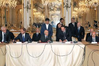 Il Presidente Giorgio Napolitano con i componenti il nuovo Consiglio superiore della magistratura in occasione della cerimonia di insediamento