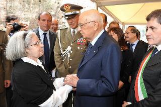 Il Presidente Giorgio Napolitano con la signora Anna Baldinotti, sorella del Caporal Maggiore Bruno Baldinotti Medaglia d'Argento al Valor Militare alla memoria caduto il 10 settembre 1943