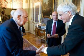 Il Presidente Giorgio Napolitano accoglie Enzo Boschi, Presidente dell'Istituto Nazionale di Geofisica e Vulcanologia, in occasione dell'incontro con una delegazione dell'Istituto
