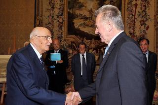 Il Presidente Giorgio Napolitano accoglie il signor Pal Schmitt, Presidente della Repubblica di Ungheria, al Quirinale