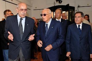 Il Presidente Giorgio Napolitano con il Prof. Lelio Schiavone, Direttore della Galleria d'Arte &quot;Il Catalogo