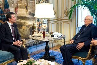 Il Presidente Giorgio Napolitano nel corso dei colloqui con il Segretario generale della NATO, Anders Fogh Rasmussen