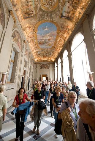 Il Palazzo del Quirinale, nella foto la Loggia d'Onore, aperto al pubblico gratuitamente, in occasione dei festeggiamenti dei 140 anni di Roma Capitale