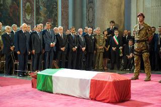Il Presidente Giorgio Napolitano con accanto le più alte cariche dello Stato, nel corso dei Funerali solenni del Ten. Alessandro Romani caduto in Afghanistan