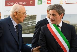 Il Presidente Giorgio Napolitano accolto dal Sindaco di Roma Gianni Alemanno, al suo arrivo al Complesso Macro-La Pelanda, in occasione dell'incontro con le parti sociali e il mondo della produzione romana