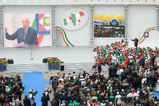 Il Presidente Giorgio Napolitano rivolge il suo indirizzo di saluto in occasione della cerimonia di apertura dell'anno scolastico 2010-2011