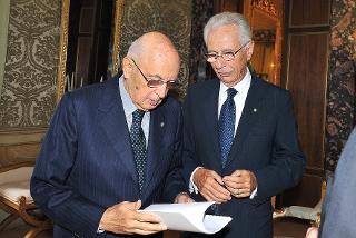 Il Presidente Giorgio Napolitano con il Dott. Pasquale De Lise, Presidente del Consiglio di Stato, in occasione del suo insediamento
