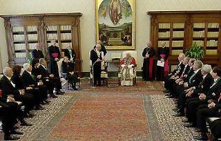 Il Presidente Giorgio Napolitano, con accanto la moglie Clio, rivolge al Santo Padre Benedetto XVI il suo discorso, in occasione della Visita Ufficiale in Vaticano.