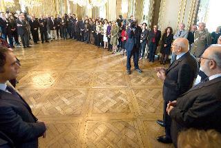 Il Presidente Giorgio Napolitano nel corso dell'incontro con il personale dell'Ambasciata d'Italia a Parigi