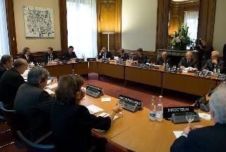 Il Presidente Giorgio Napolitano durante l'incontro con il Segretario generale dell'OCSE, Angel Gurrìa, e alcuni Direttori Generali dell'Organizzazione